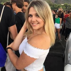 Meet your Posher, Carly